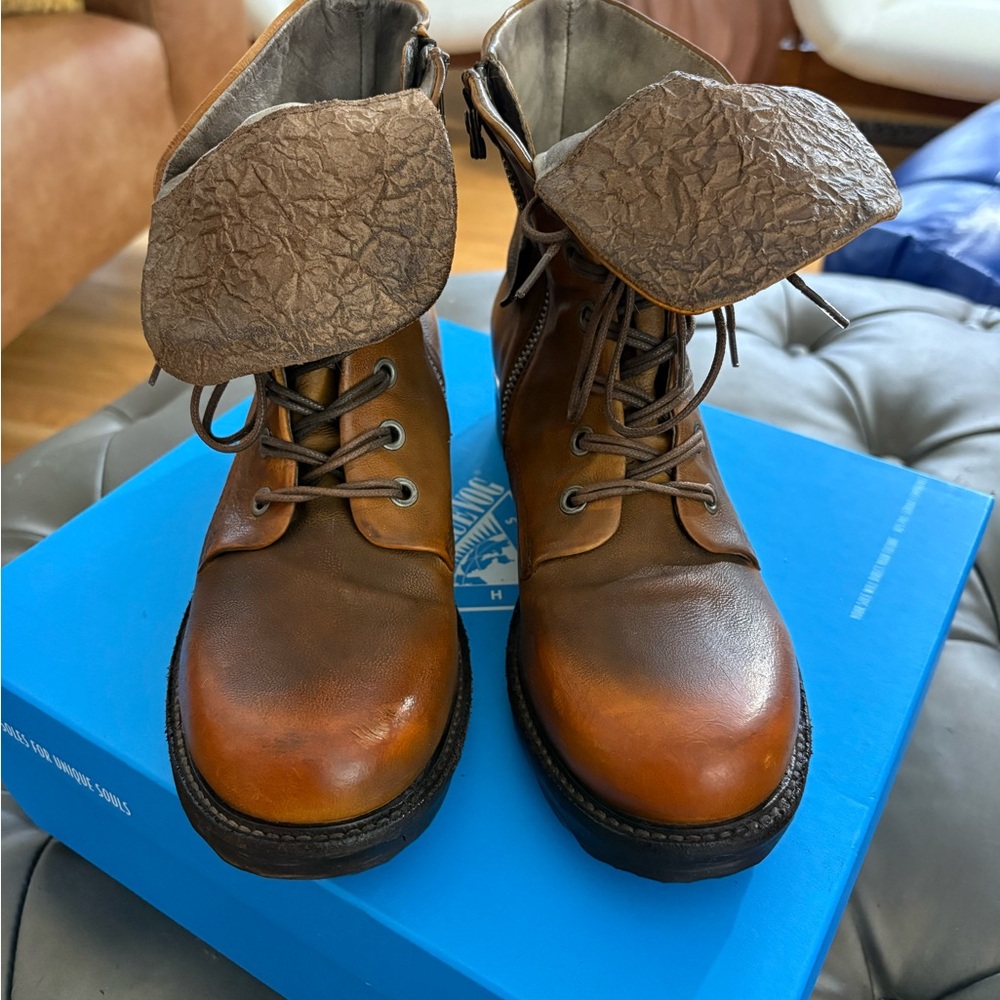 AS 98 Brown Leather Boots